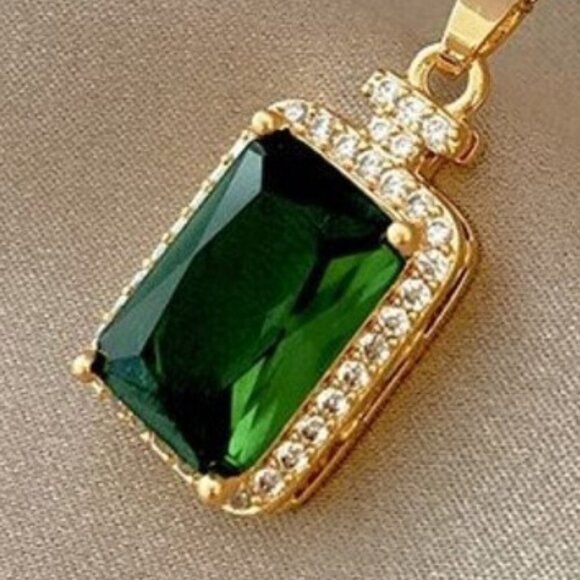 New 18K Gold Plated Dainty Gold Filled Satellite Necklace Chain Green Pendant - Picture 7 of 9